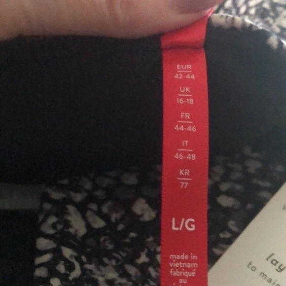 Spanx Faux Leather Snake Shine Leggings. “Flat gut and a great butt”. Size L NWT - Picture 6 of 11